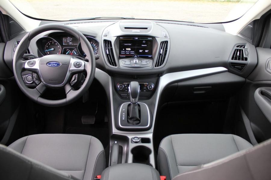  Ford Escape 2013 года  (фото 30 из 222)